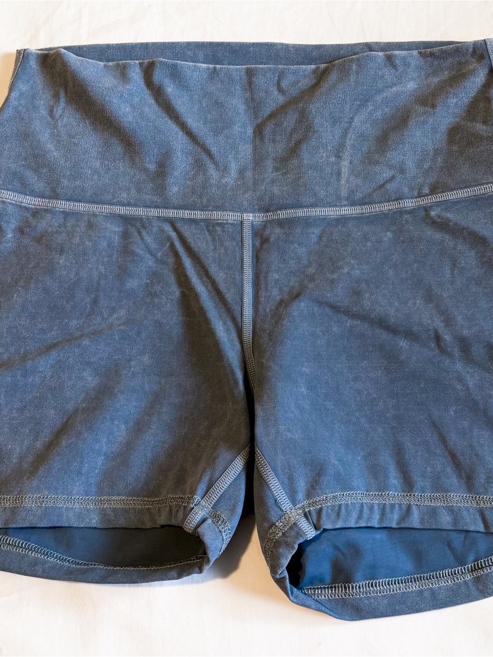 lululemon athletica Wonder Under Shorts in Washed Navy